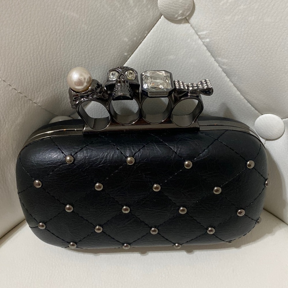 ALDO box clutch